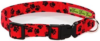 Donna Devlin Designs - Нашийник за кучета Разходка в парка Вашето куче ще изглежда страхотно в тази классном яка с ярки черни отпечатъци от лапи и ярко-червен! (XS (7-11 x 1/2))