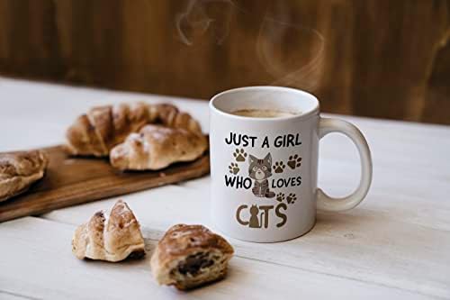 Керамична чаша DOTAIN Just A Girl Who Обича Котки - 11 Грама, Сладка чаша с отпечатъци от kitties и лапите, Чаша за Кафе,